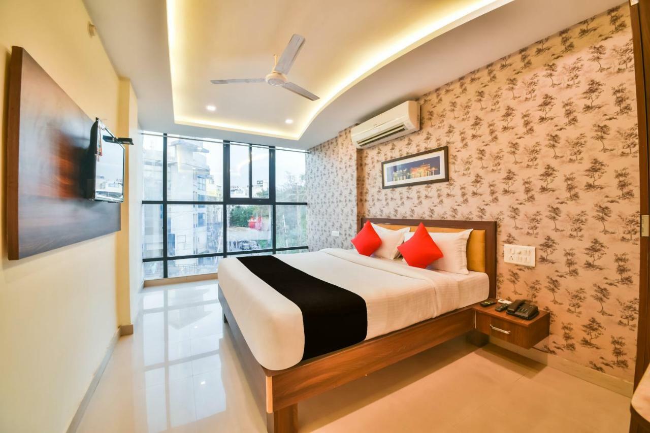 Hotel Golden Feather Udaipur Exterior foto
