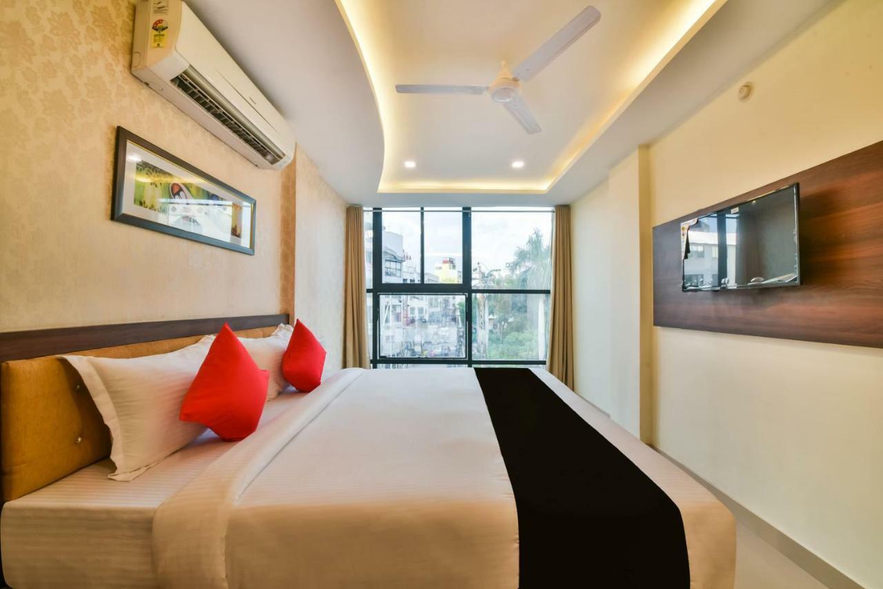 Hotel Golden Feather Udaipur Exterior foto